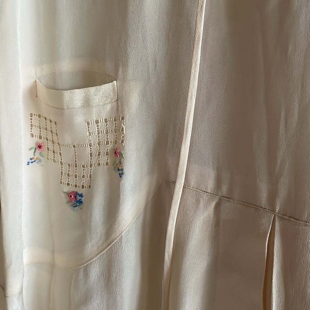 Vintage 1920s Embroidered Silk Dress Small - Picture 4 of 7